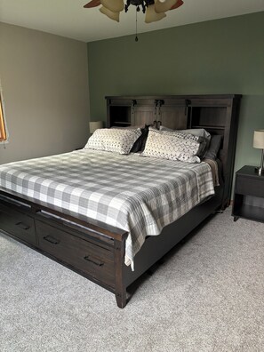 3 chambres, fer et planche à repasser, Wi-Fi gratuit, draps fournis