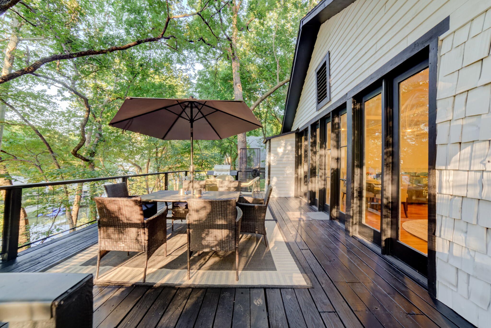 On the Water, private 40ft dock, prime location, golf course views, Pet Friendly