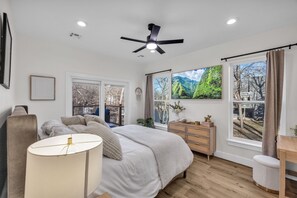 4 bedrooms, desk, free WiFi, bed sheets