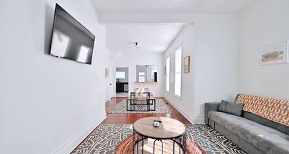 Urban Comfort & Cozy 4BR Near Downtown Indianapolis