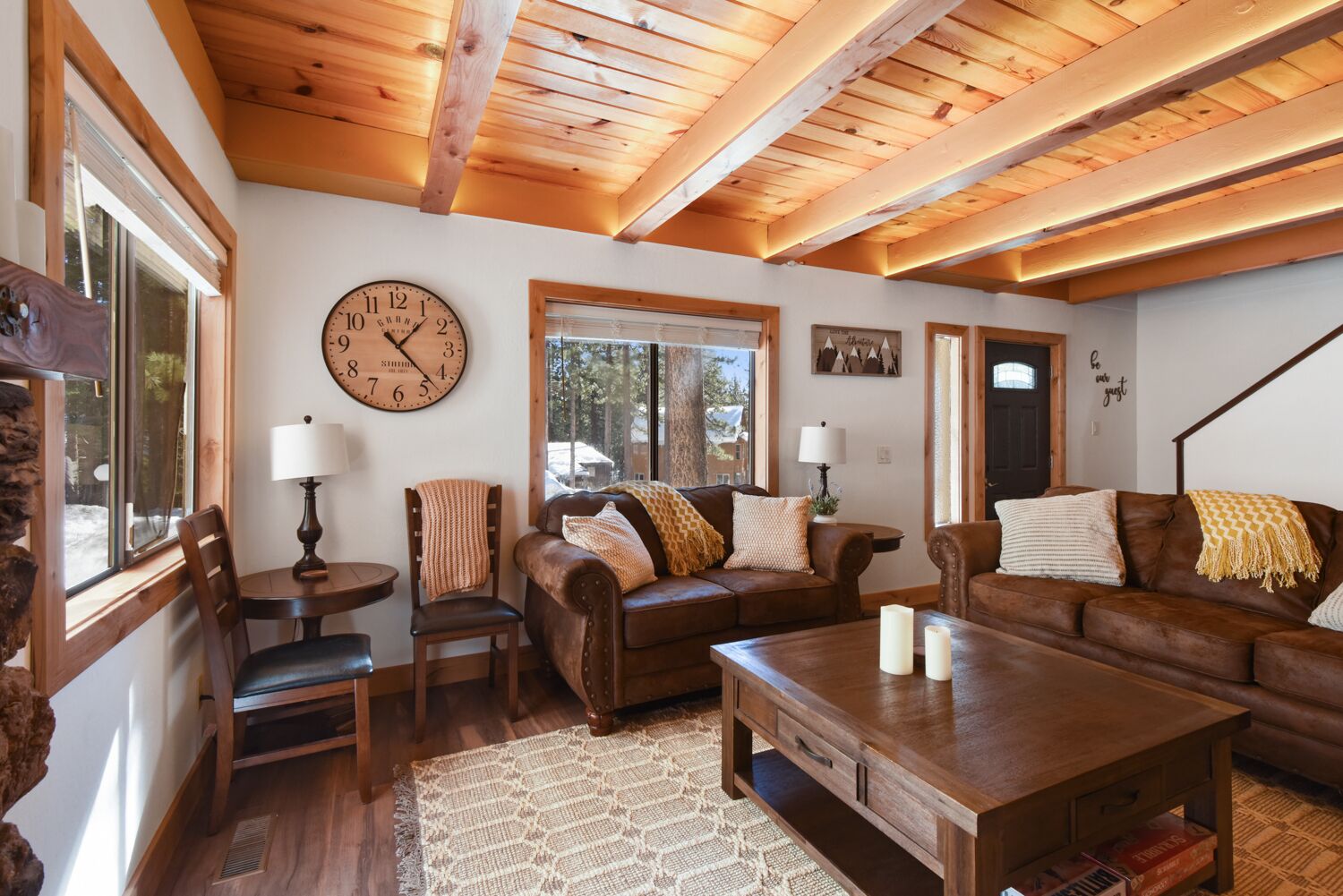 Smart-tv och eldstad