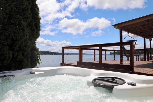 Bain à remous extérieur