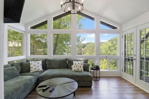 Hot Tub Hideaway in Margaritaville Resort; Pet Friendly; Private Hot Tub; Beautiful Views; Pools!