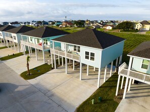 Exterior - Beautiful, Newly Built Cottage Minutes to Beach (rockport)