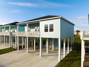 Exterior - Beautiful, Newly Built Cottage Minutes to Beach (rockport)