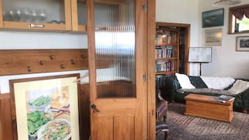 2 bedrooms, individually decorated, individually furnished, desk