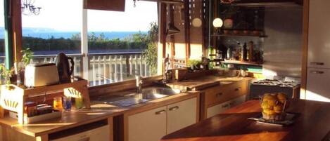 Family Apartment, Harbour View | Private kitchenette | Fridge, microwave, dishwasher, espresso maker