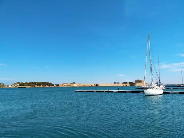 Imagen sin descripción, 1 de 30, botón