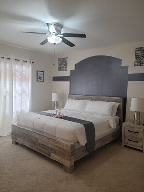 3 camere, una scrivania, ferro/asse da stiro, culla da viaggio