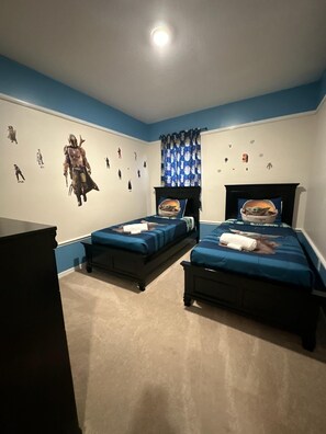 3 Schlafzimmer, Schreibtisch, Bügeleisen/Bügelbrett, Reisekinderbett