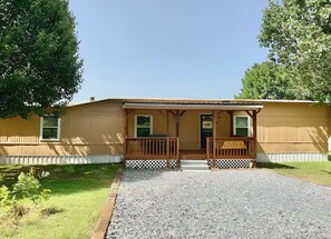 Exterior - Gene's Retreat, charming lakeside 3 bed 2 bath peaceful home near Ft Gibson Lake (Fort Gibson)