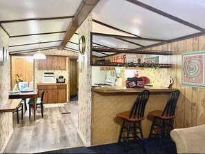 Interior - Gene's Retreat, charming lakeside 3 bed 2 bath peaceful home near Ft Gibson Lake (Fort Gibson)