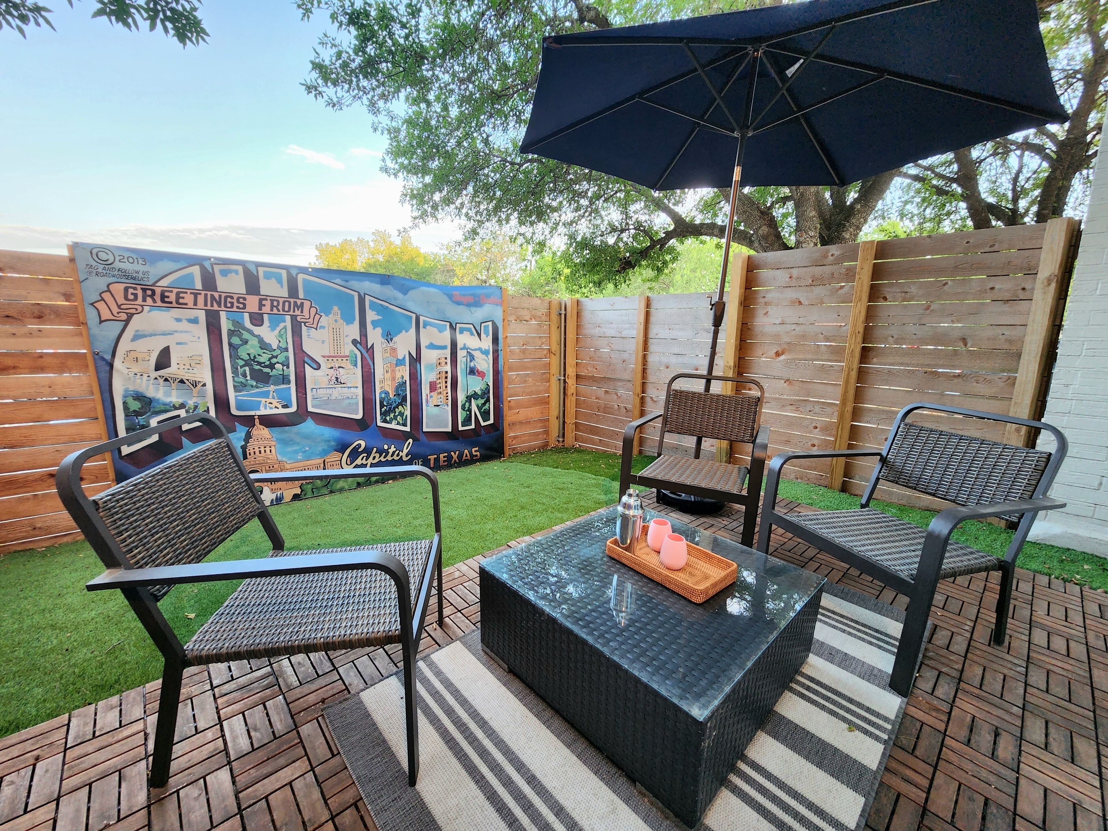 Clean & Bright BoHo 2 BR wPatio! 10 min to SoCo or Downtown!