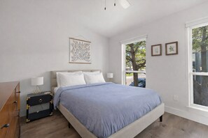 2 Schlafzimmer, Schreibtisch, Bügeleisen/Bügelbrett, kostenloses WLAN
