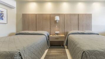 Deluxe Double Room | Desk, blackout drapes, iron/ironing board, free WiFi