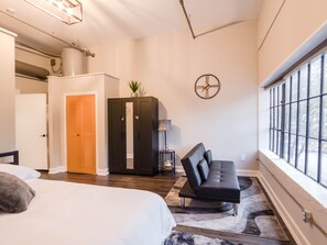 2 bedrooms, desk, iron/ironing board, free WiFi
