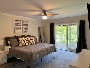 5 bedrooms, in-room safe, iron/ironing board, free WiFi - Family House On Highland Lake with Dock (Winsted)