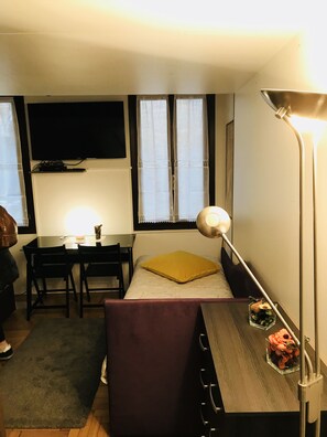 1 室のベッドルーム、アイロン / アイロン台、WiFi、ベッドシーツ