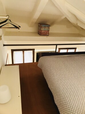 1 室のベッドルーム、アイロン / アイロン 台、WiFi、ベッドシーツ