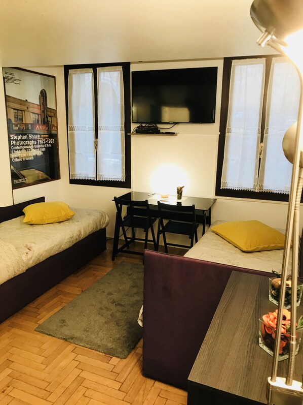 1 camera, ferro/asse da stiro, Wi-Fi, lenzuola