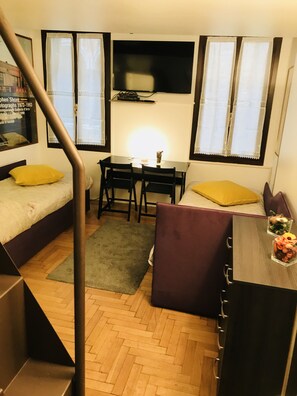 1 室のベッドルーム、アイロン / アイロン台、WiFi、ベッドシーツ