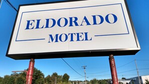 En reklamskylt för Eldorado Motel.