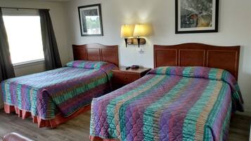 标准双人房 | 办公桌、笔记本电脑工作区、免费 WiFi、床单