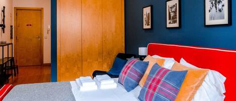 1 室のベッドルーム、アイロン / アイロン台、WiFi (無料)、ベッドシーツ