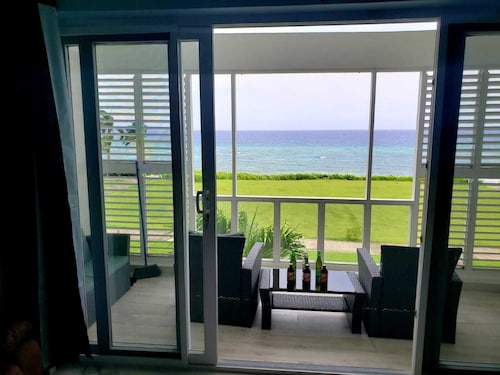 Beautiful Penthouse Apartment overlooking the Ocean.