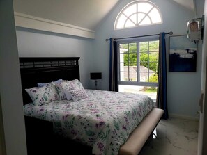 2 bedrooms, iron/ironing board, free WiFi, bed sheets - Beautiful Penthouse Apartment overlooking the Ocean. (Montego Bay)