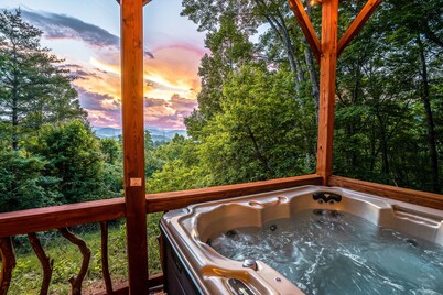 Cozy & kid friendly cabin w/ million $ views, hot tub, game room, and fire pit!!
