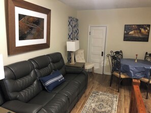 Smart TV - Hiding Place  is near Montgomery colleges, hospital, NRG, & trails  (Montgomery)