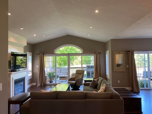 Fam-Friendly Sandy Beach Vac Home along Lake Huron