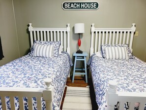 4 bedrooms, desk, iron/ironing board, free WiFi