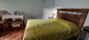1 bedroom, desk, free WiFi