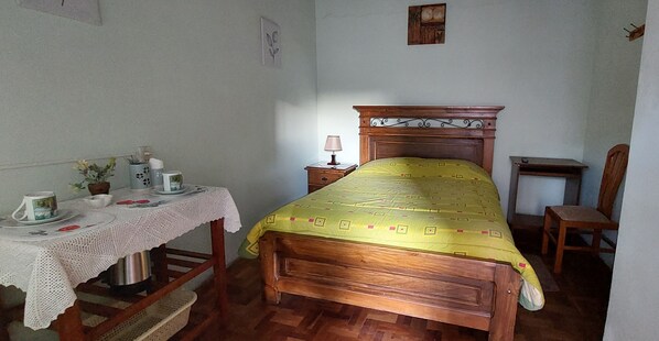 1 bedroom, desk, free WiFi