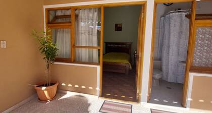 Cómoda habitación con baño privado