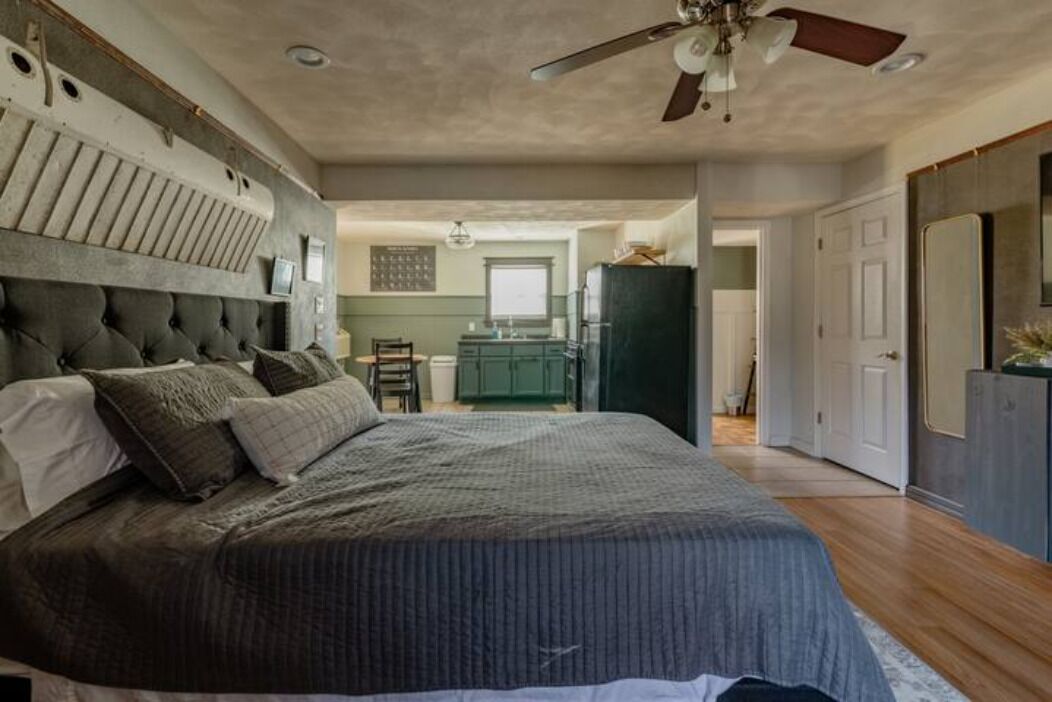 1 bedroom, desk, free WiFi, bed sheets