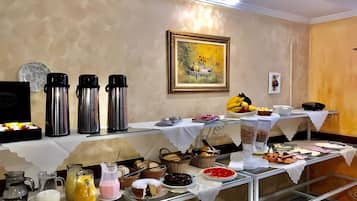 Café da manhã continental grátis todos os dias