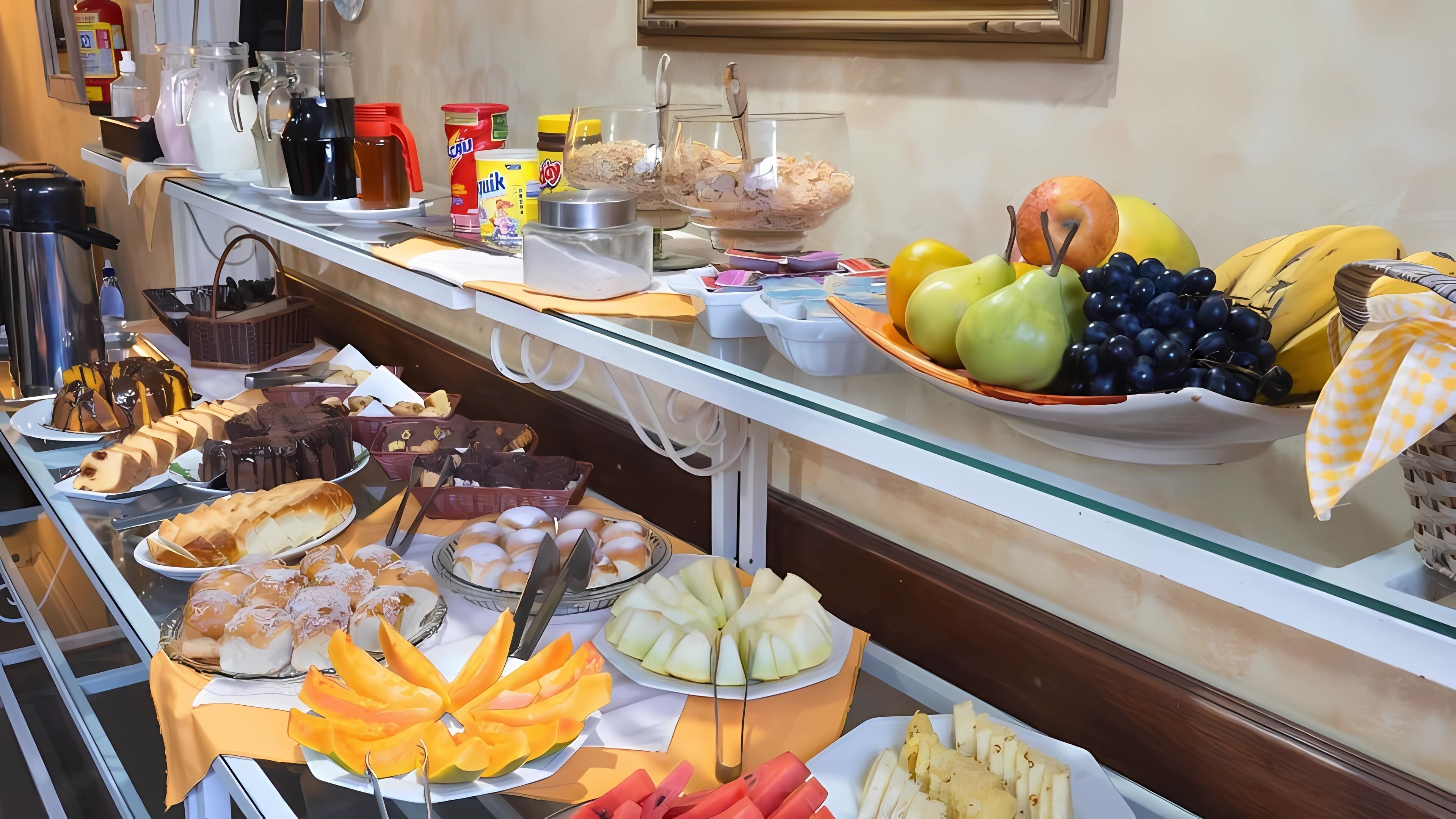 Free daily continental breakfast