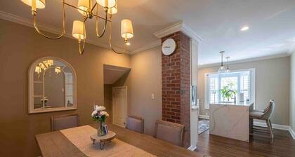 LVR - Orange Door Oasis-Village of Lewiston Home