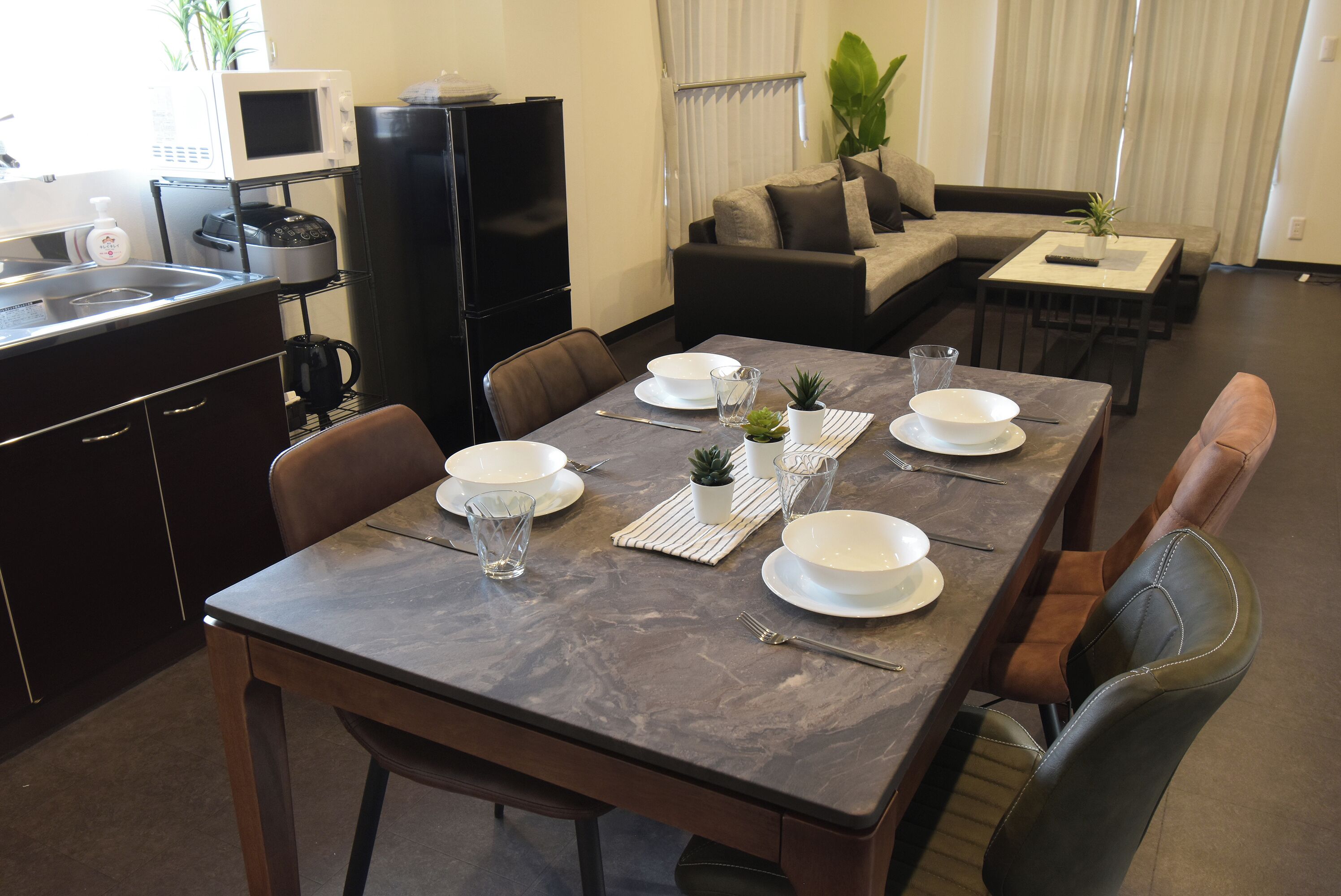 Comfort House | In-room dining