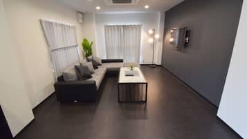 4 bedrooms, desk, laptop workspace, free WiFi