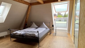 Chambre Deluxe | Bureau, espace de travail pour ordinateur portable