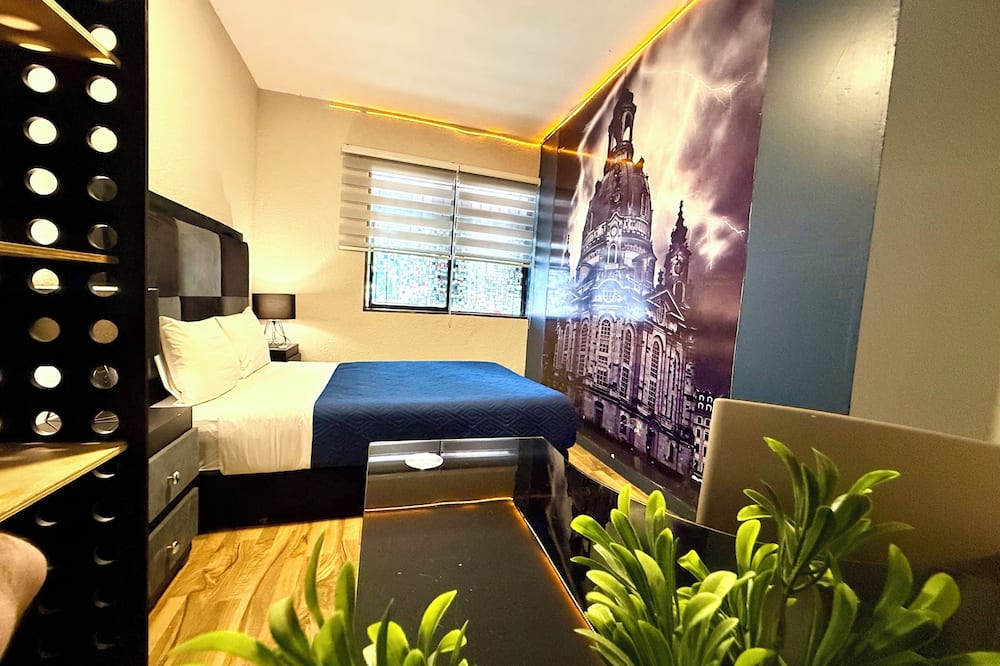 RMS Hostal - Condesa