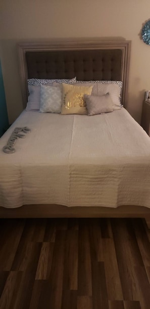 2 camere, una scrivania, Wi-Fi