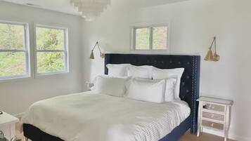 2 bedrooms, iron/ironing board, travel crib, free WiFi