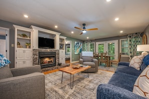 Smart-TV, Kamin, Videospiele, Computerbildschirme