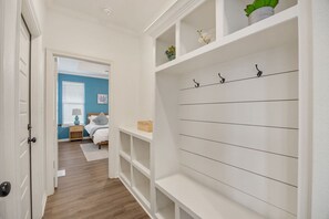 4 bedrooms, desk, iron/ironing board, WiFi