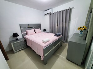 3 bedrooms, iron/ironing board, WiFi